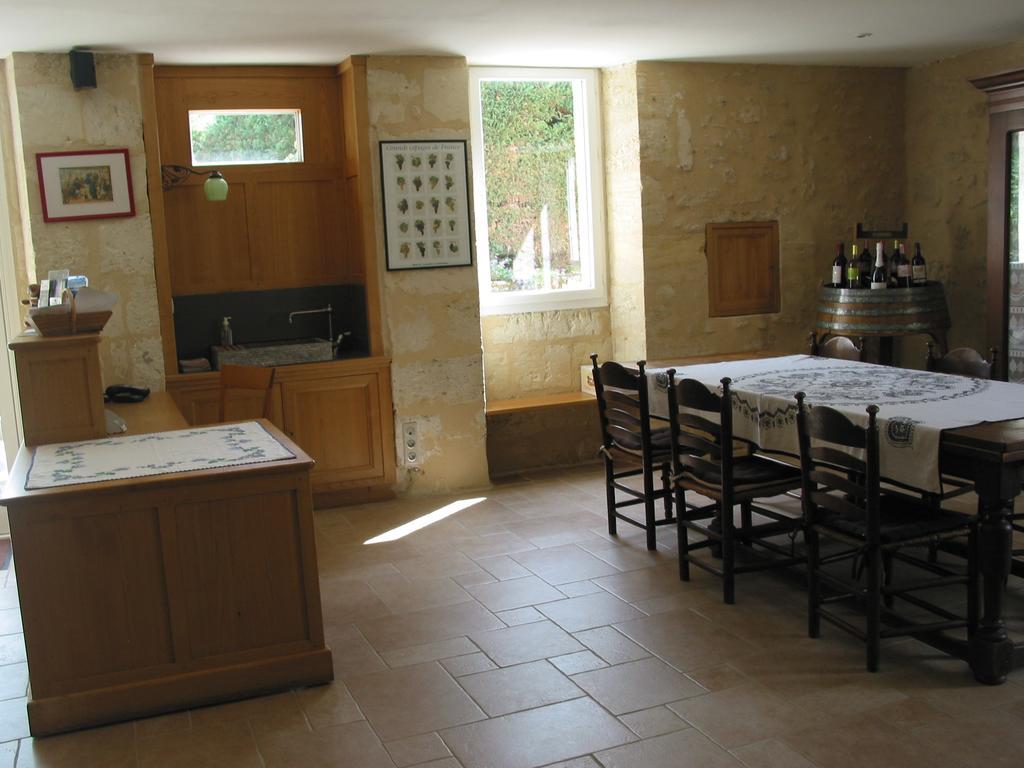 Les Secrets De Tifayne Bed & Breakfast Puisseguin