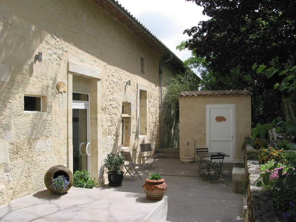 Les Secrets De Tifayne Bed & Breakfast Puisseguin